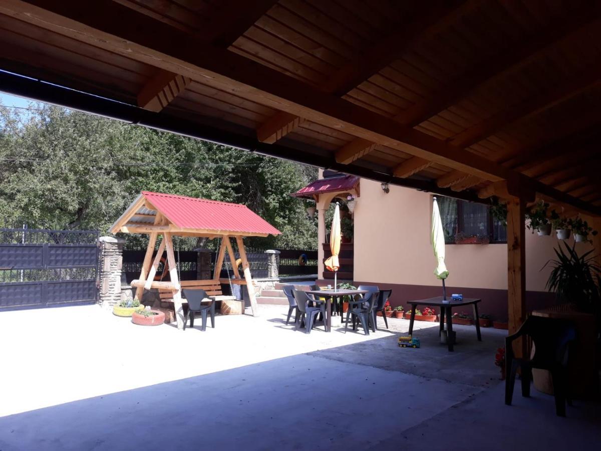 Karisma Kriss Hotel Сучевица Екстериор снимка