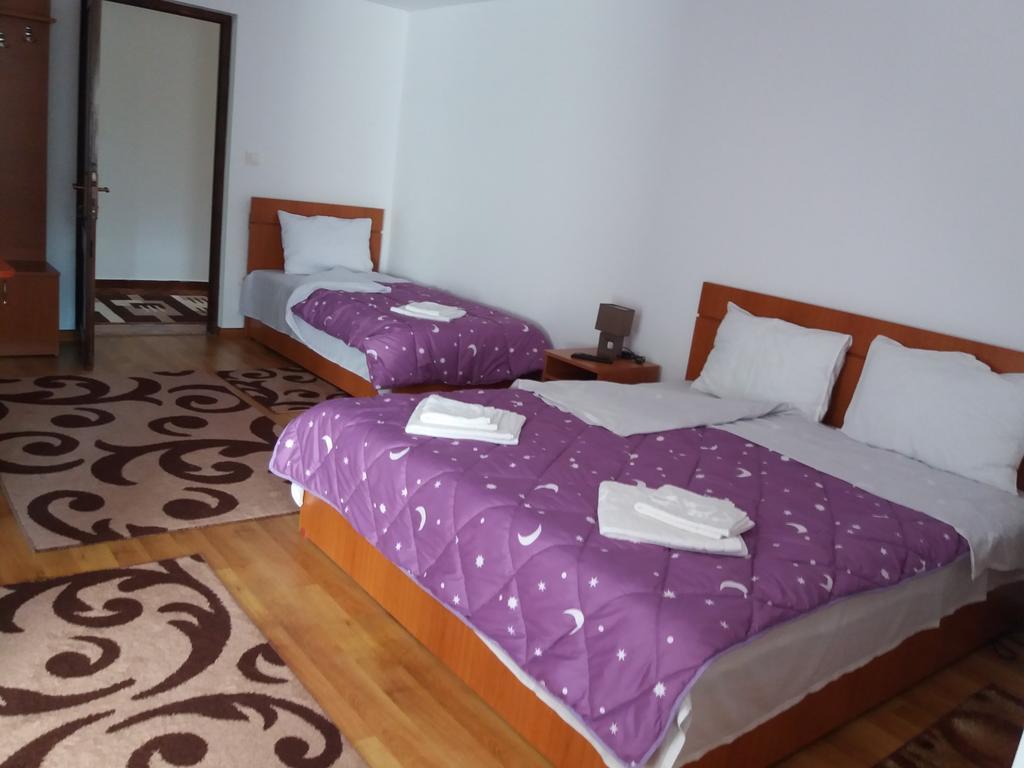 Karisma Kriss Hotel Сучевица Екстериор снимка